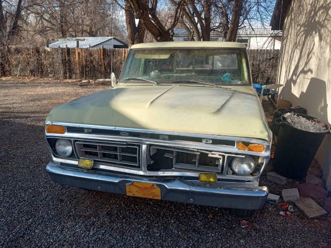 Ford-F-150-1975-YellowWhite-2