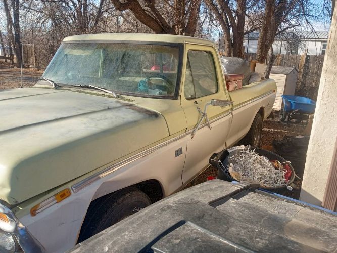 Ford-F-150-1975-YellowWhite-3