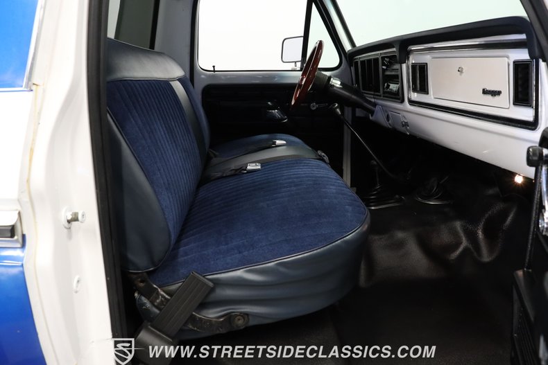 Ford-F-150-1976-Light-Blue-Blue-42