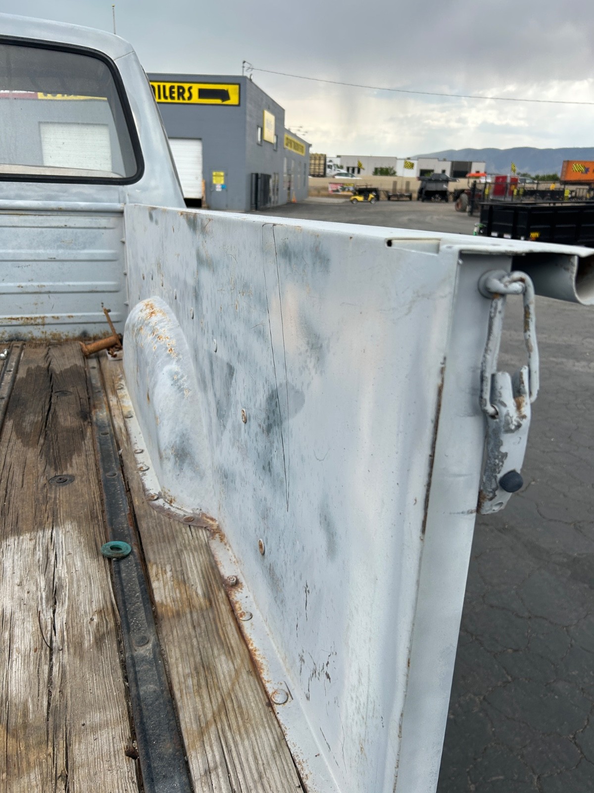 Ford-F-150-1976-Standard-Cab-Pickup-5