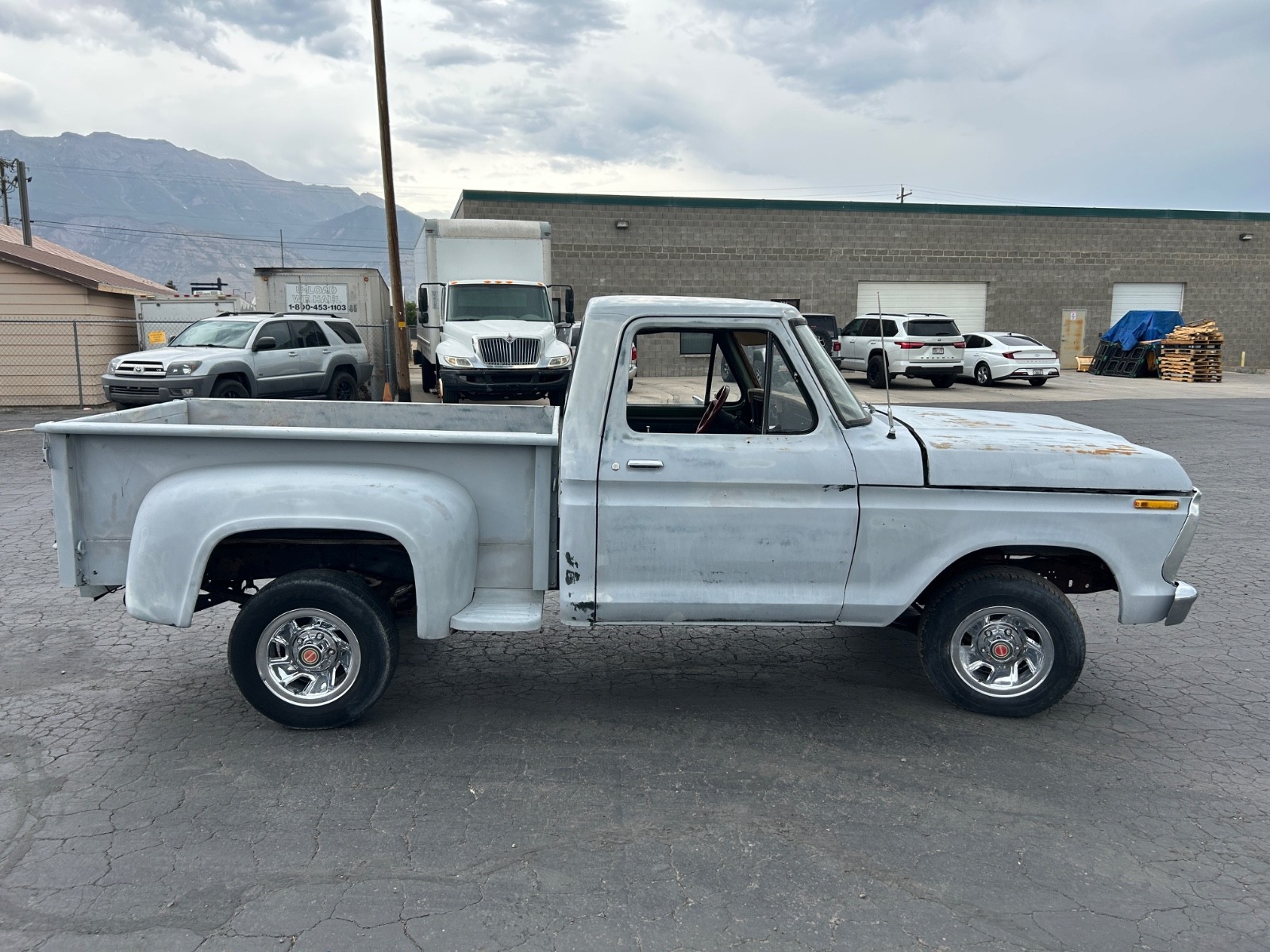 Ford F-150 1976 Standard Cab Pickup