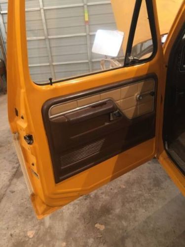 Ford-F-150-1978-Yellow-TanBrown-5