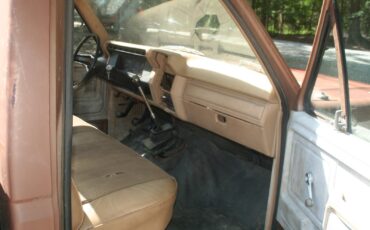 Ford-F-150-1985-Standard-Cab-Pickup-10