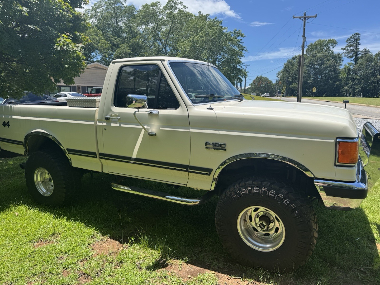 Ford F-150 1990 Standard Cab Pickup