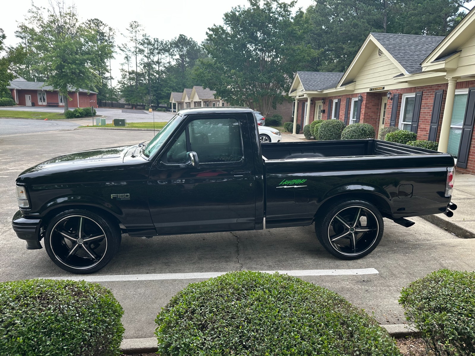 Ford-F-150-1993-Standard-Cab-Pickup-2