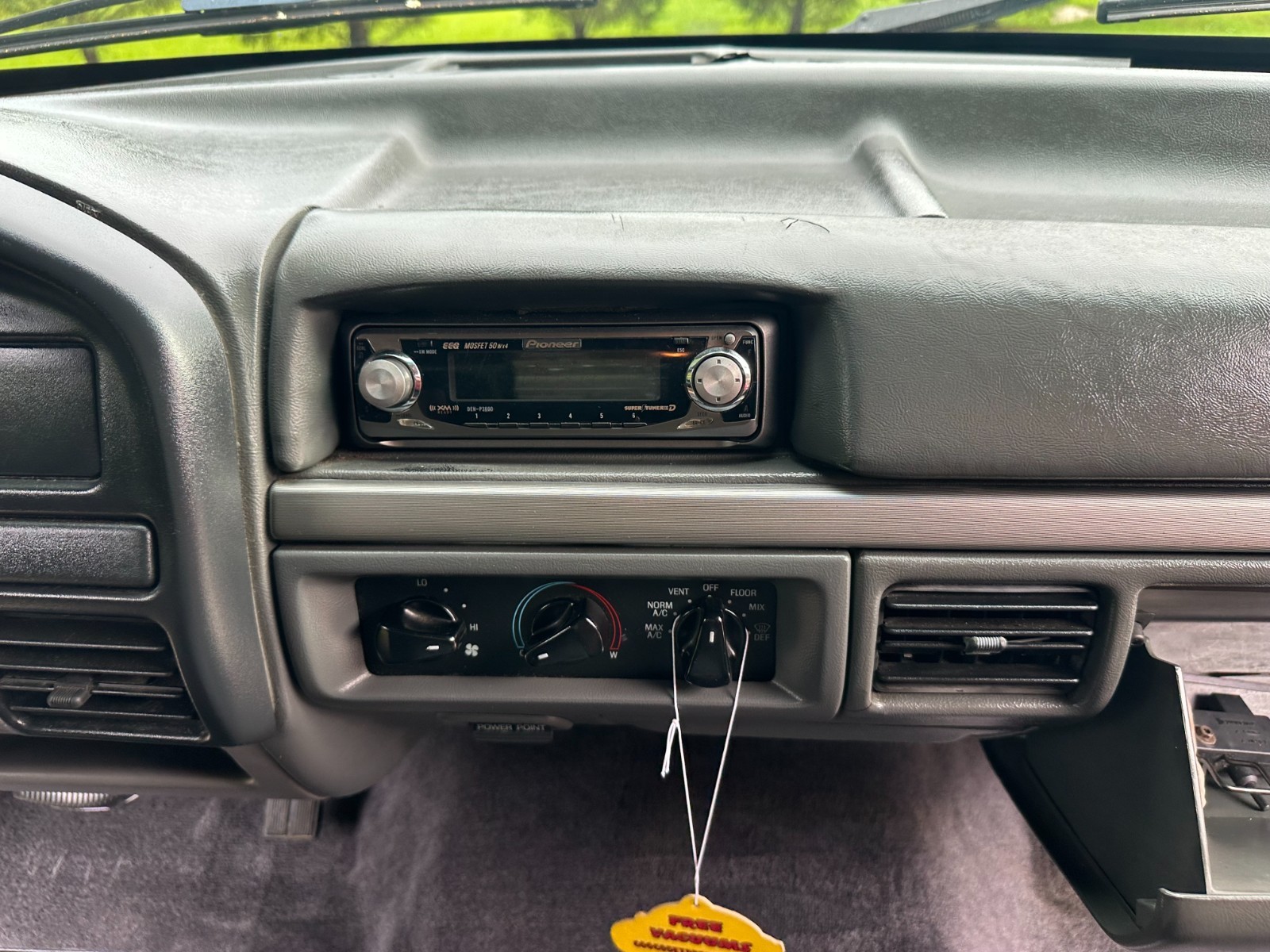 Ford-F-150-1993-Standard-Cab-Pickup-21