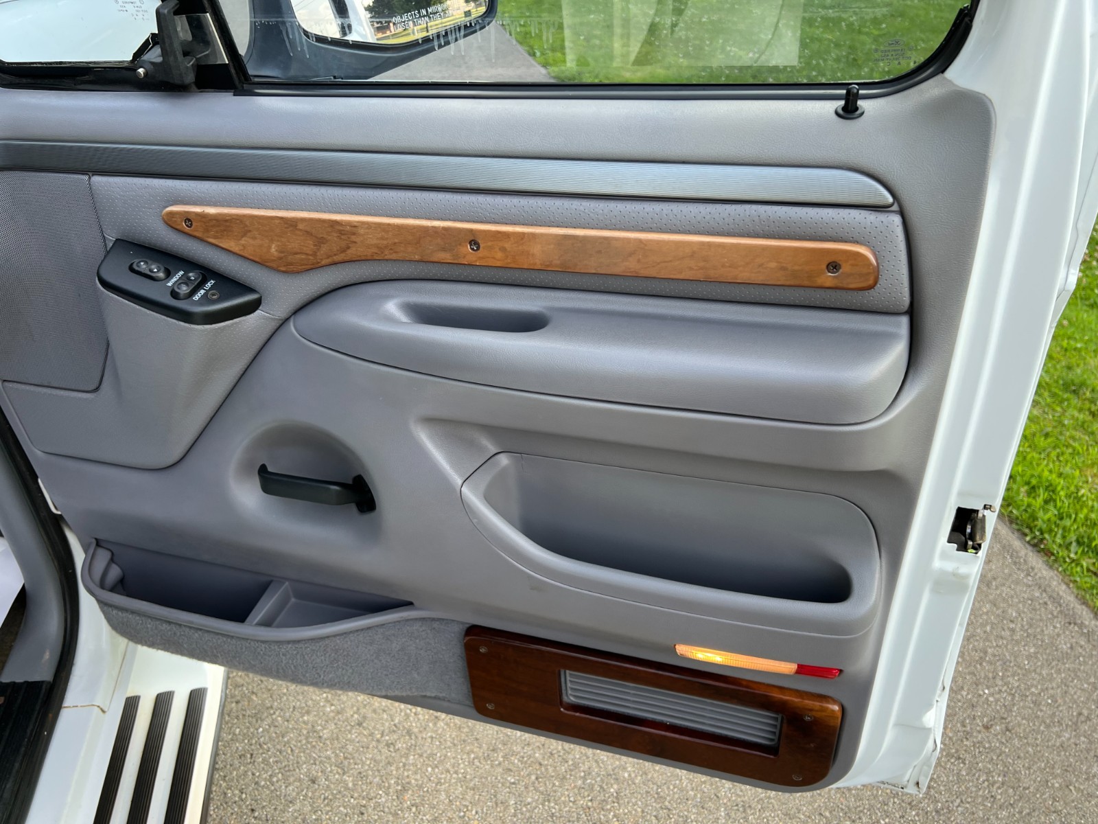 Ford-F-150-1995-Standard-Cab-Pickup-22
