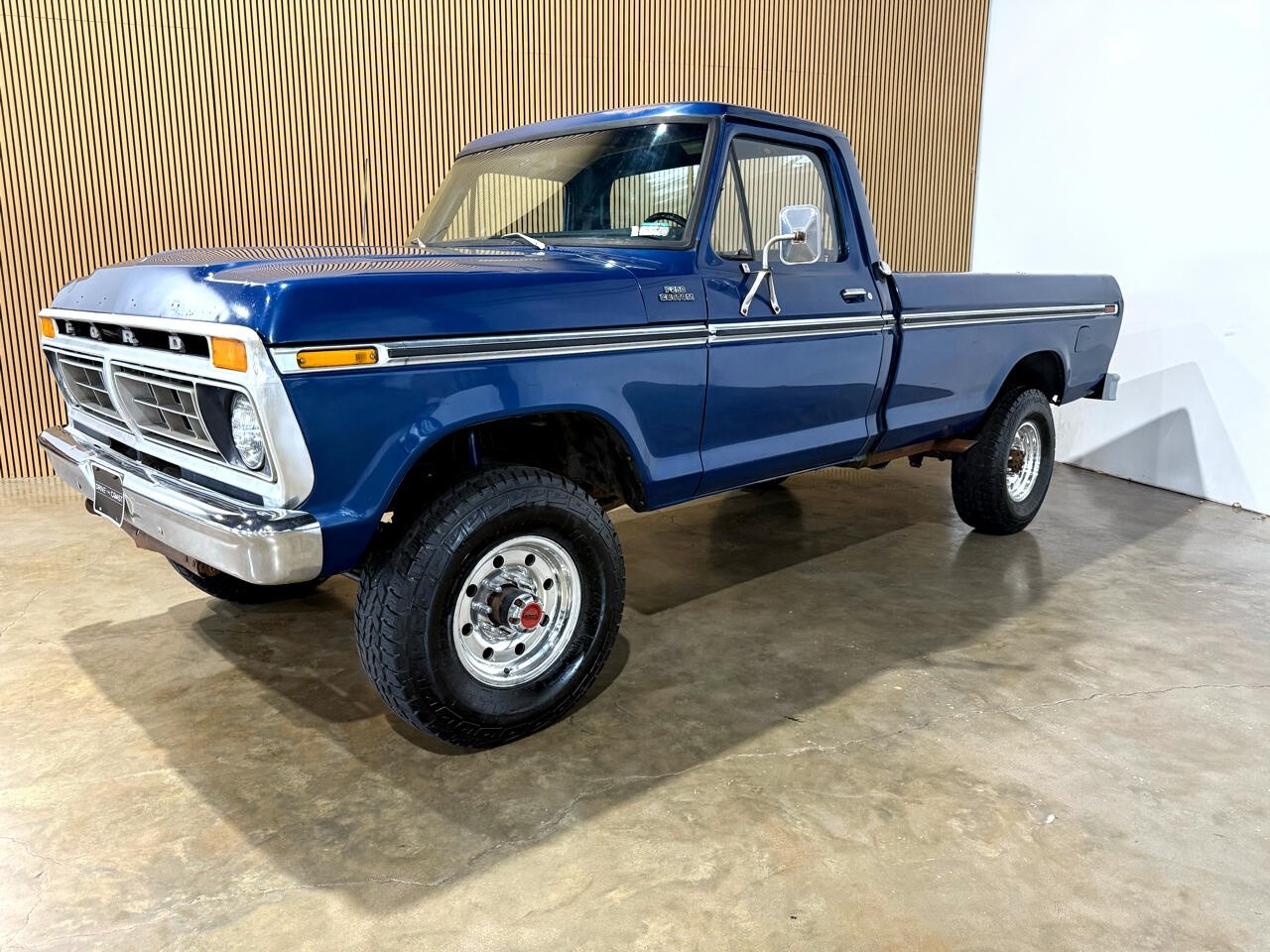 Ford-F-250-1977-Pickup-Truck-1