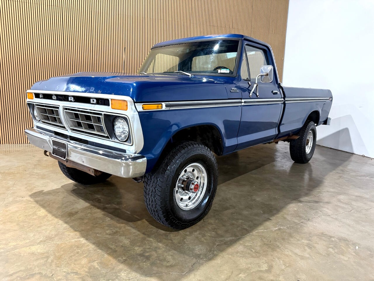Ford-F-250-1977-Pickup-Truck-2