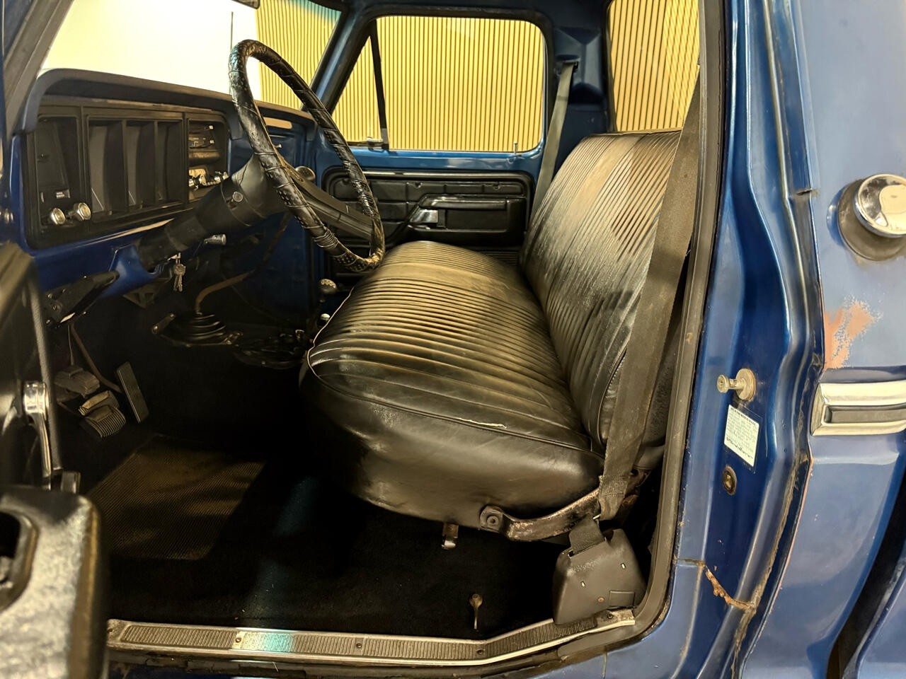 Ford-F-250-1977-Pickup-Truck-32