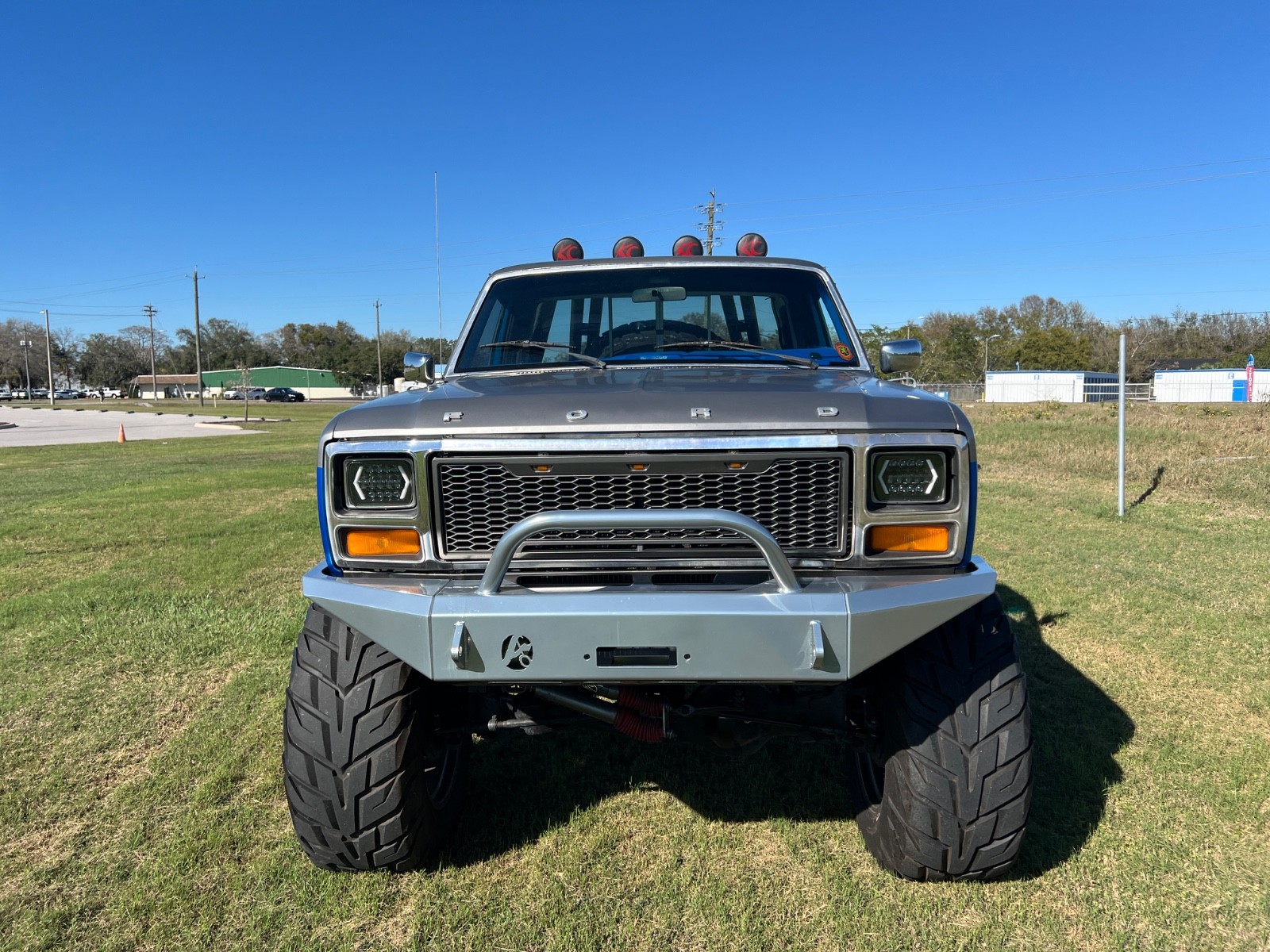 Ford-F-250-1983-Standard-Cab-Pickup-1