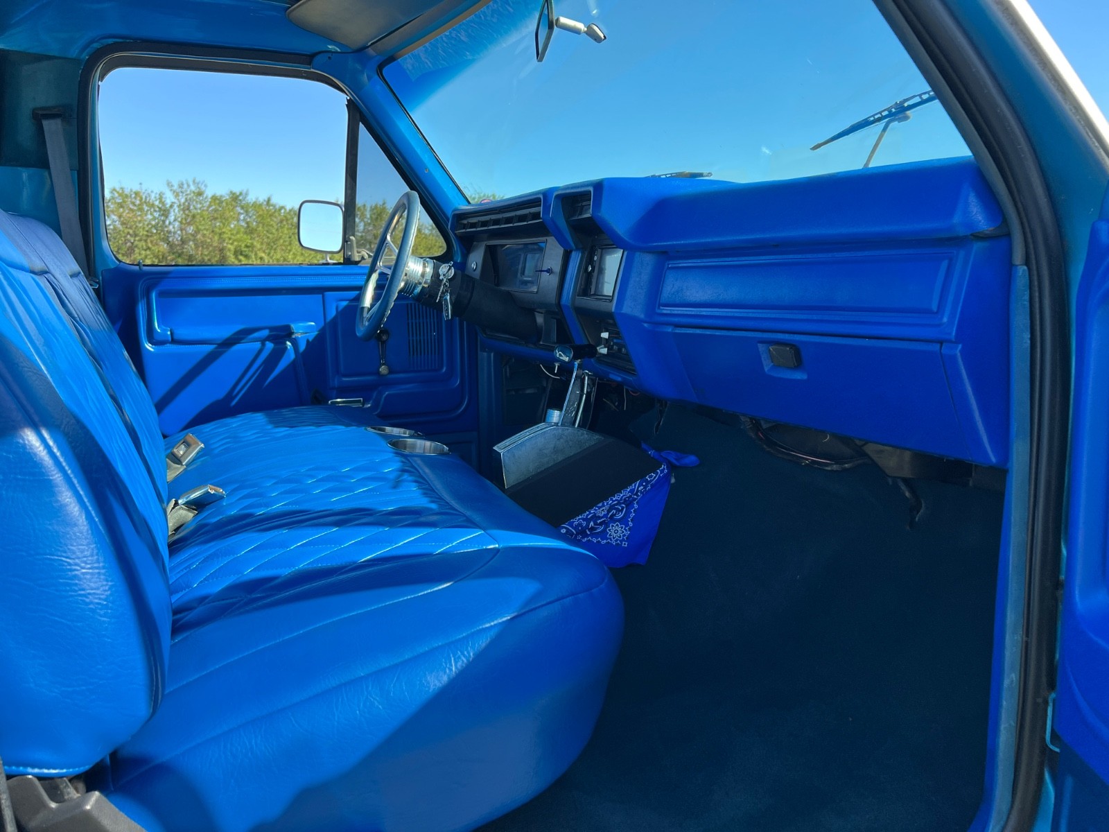 Ford-F-250-1983-Standard-Cab-Pickup-17