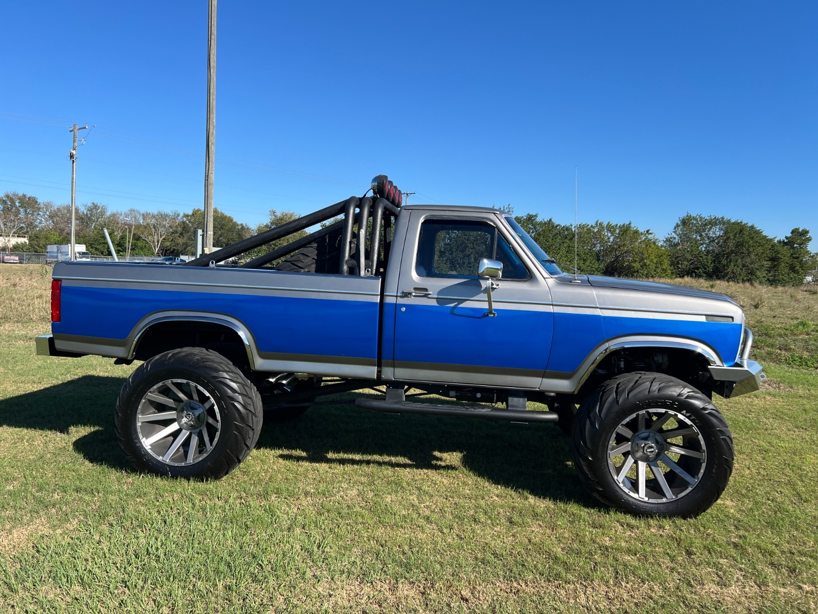 Ford-F-250-1983-Standard-Cab-Pickup-3