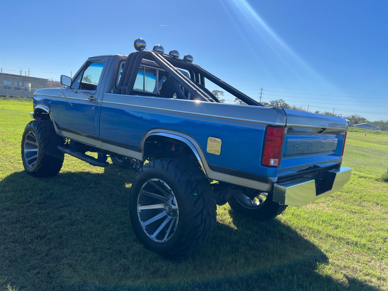Ford-F-250-1983-Standard-Cab-Pickup-6