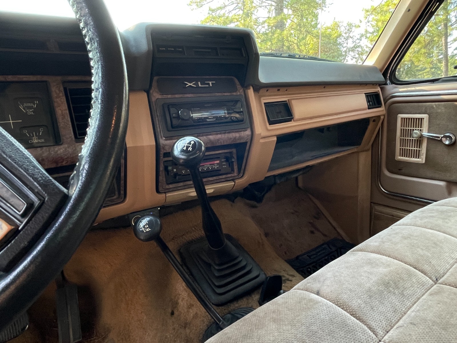 Ford-F-250-1985-12