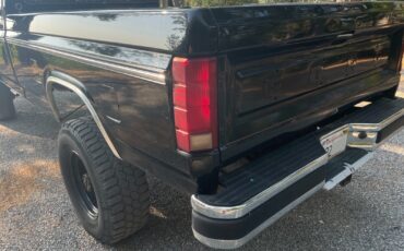 Ford-F-250-1985-8