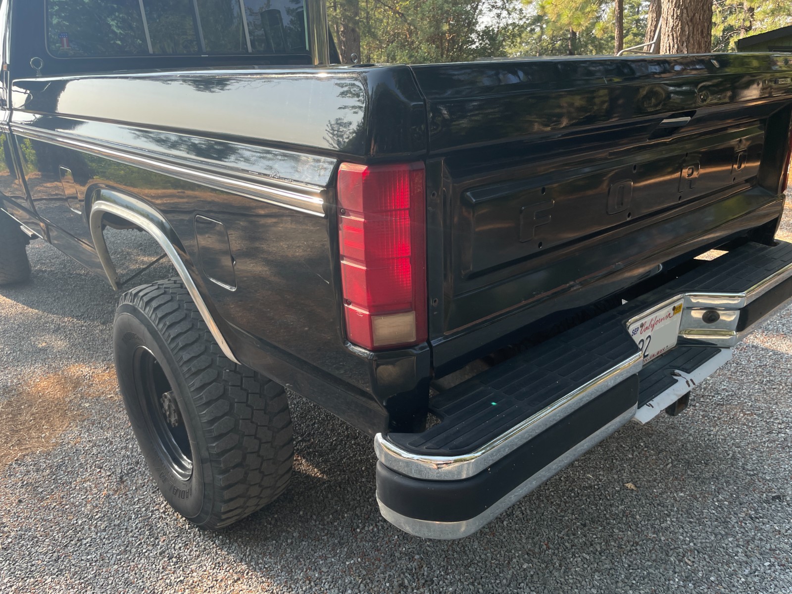 Ford-F-250-1985-8