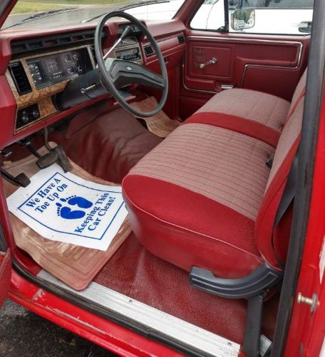 Ford-F-250-1986-Red