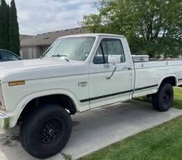 Ford-F-250-1986-white-2