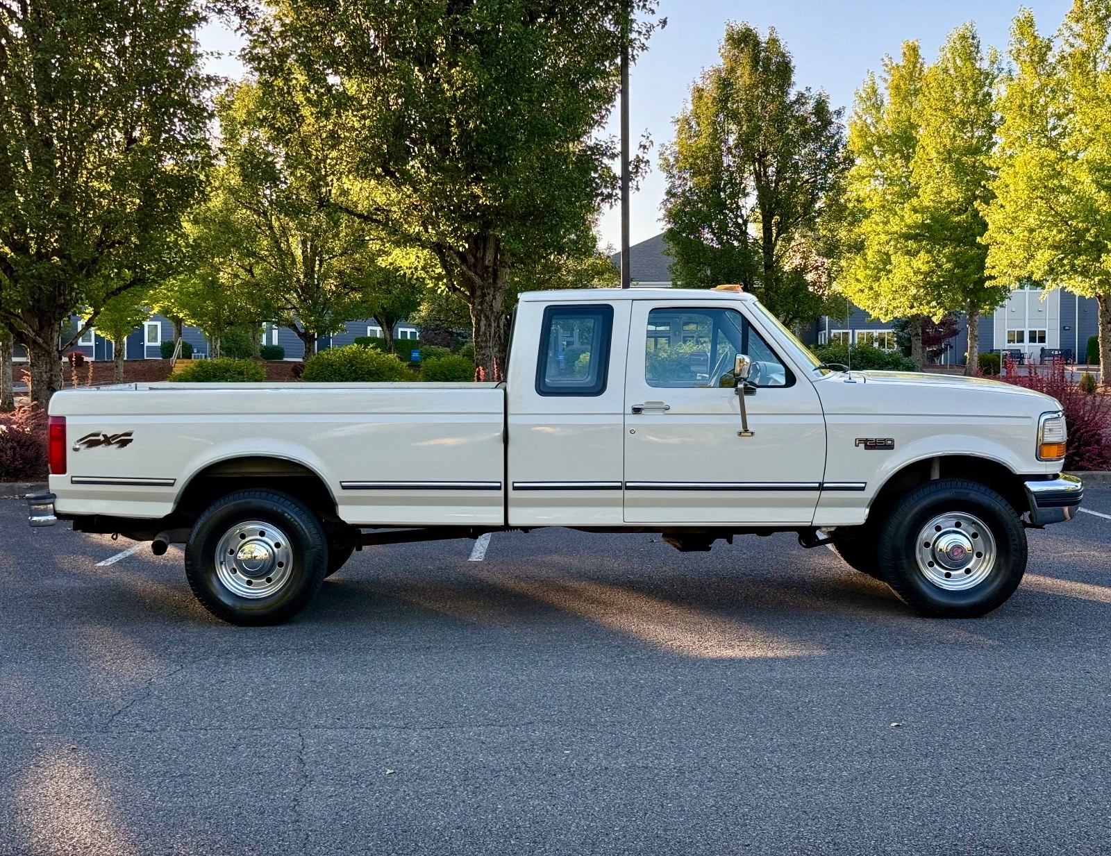 Ford-F-250-1992-Extended-Cab-Pickup-1