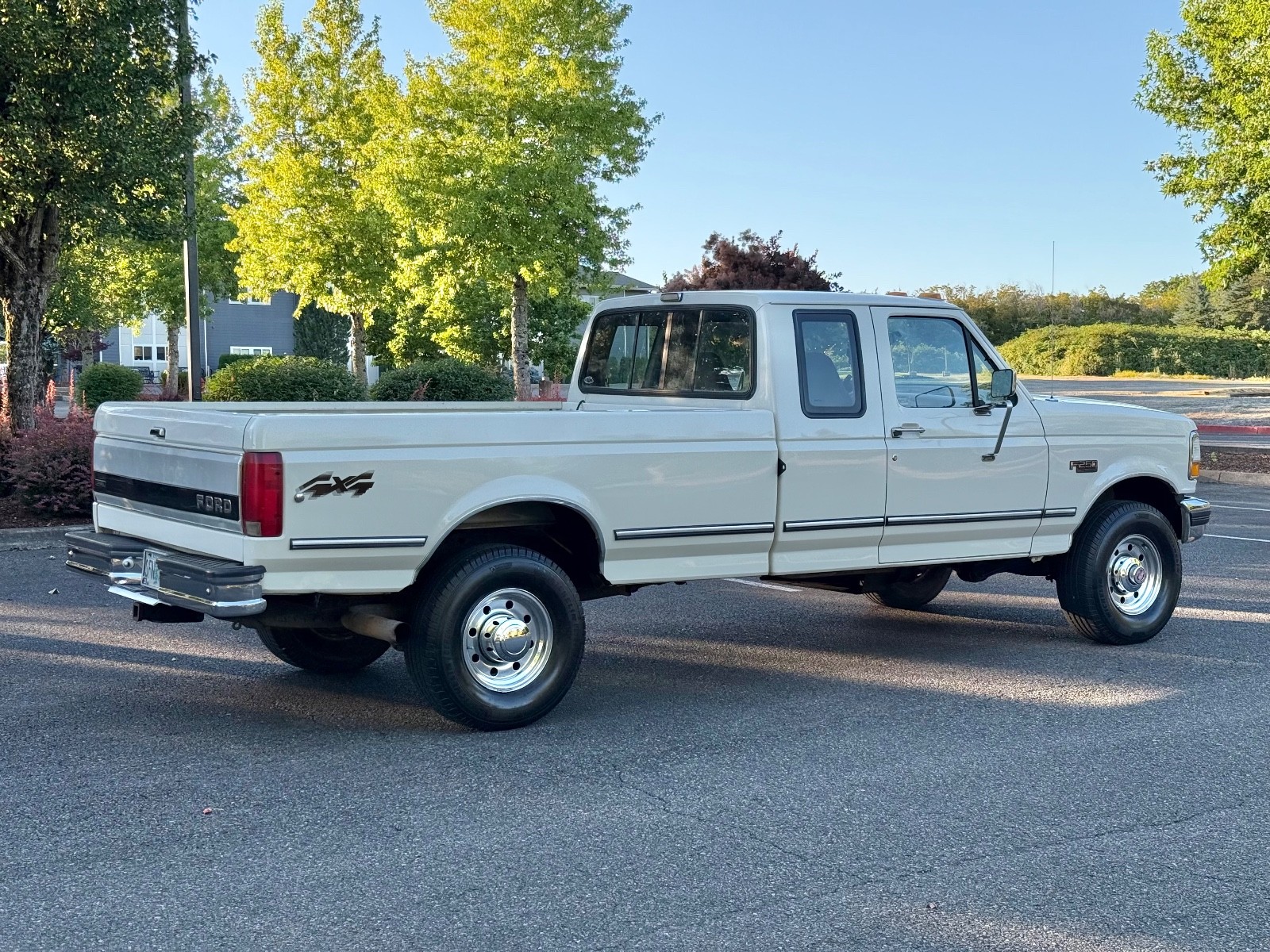 Ford-F-250-1992-Extended-Cab-Pickup-2