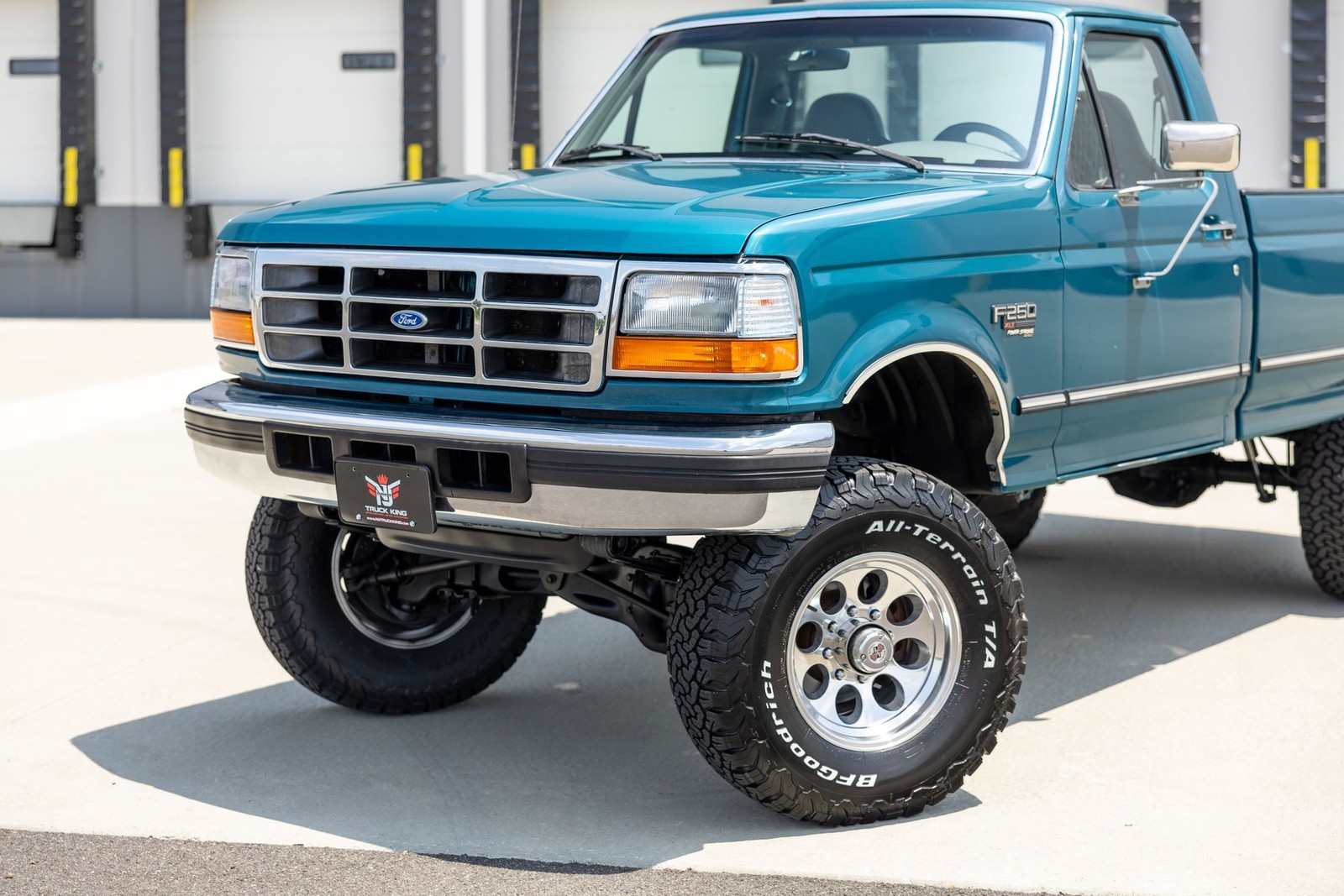 Ford-F-250-1995-Pickup-Truck-2