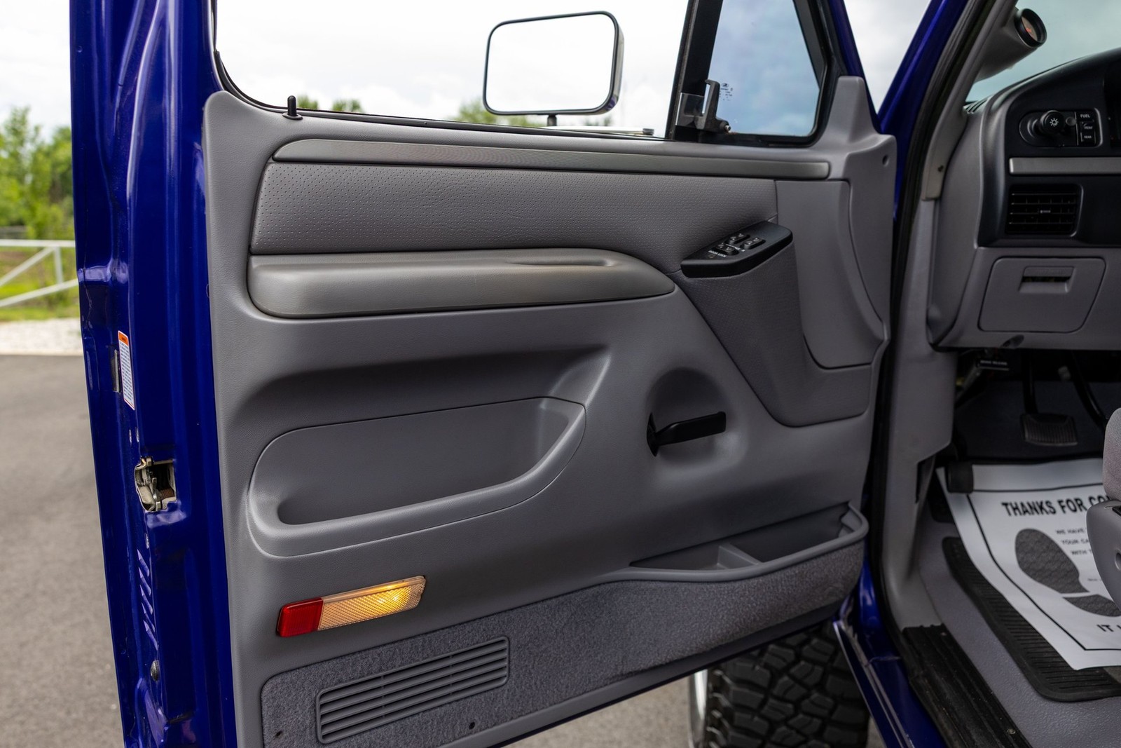 Ford-F-250-1995-Pickup-Truck-32
