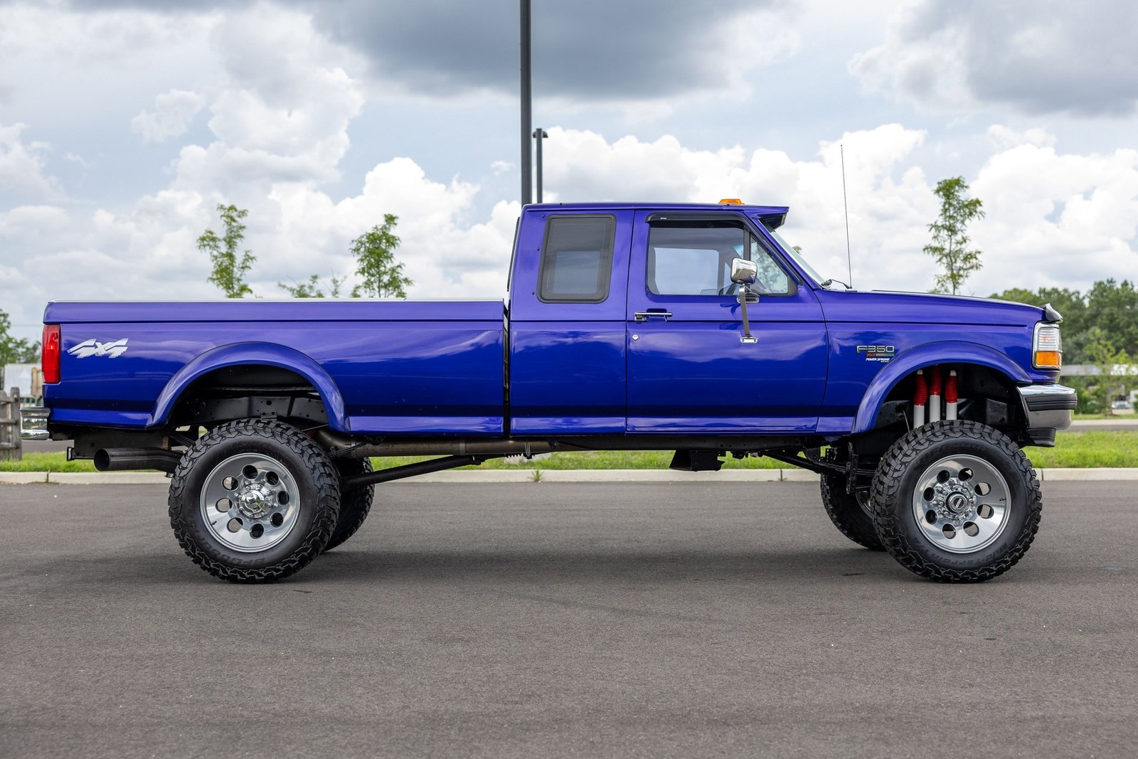 Ford-F-250-1995-Pickup-Truck-4