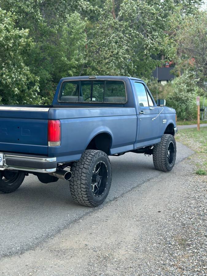 Ford-F-250-diesel-1988-blue-1