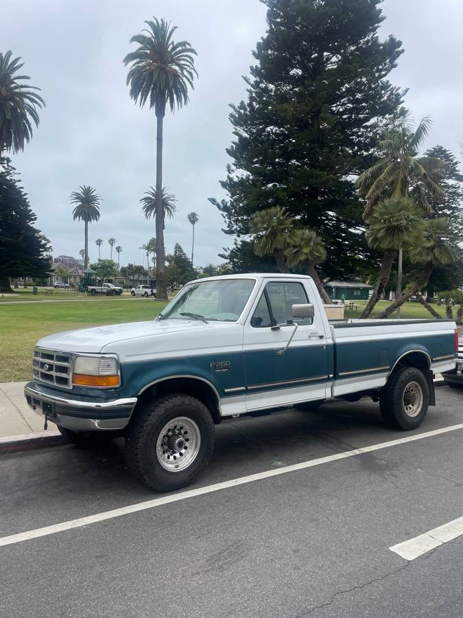 Ford-F-250-diesel-1995-white