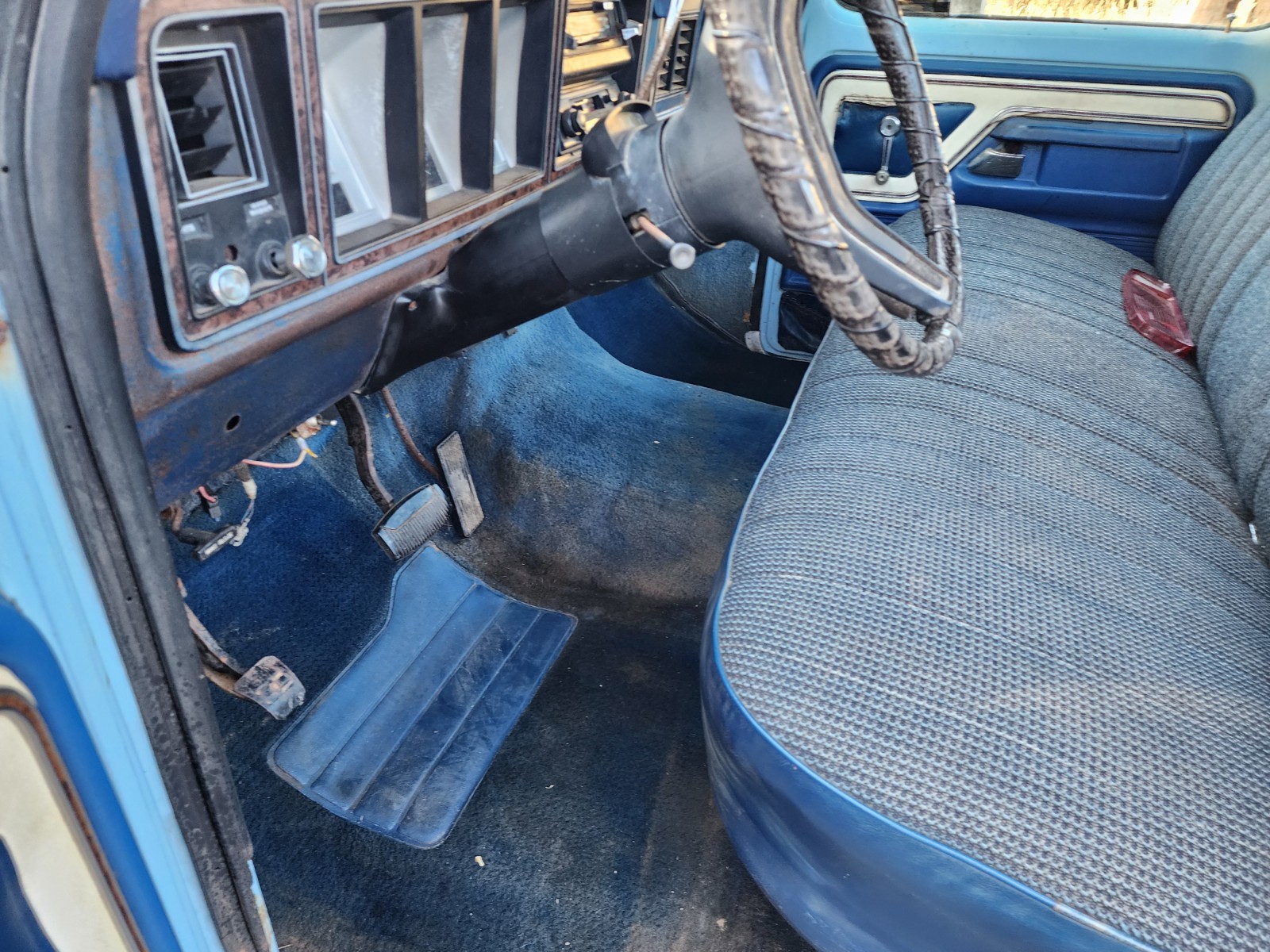 Ford-F-350-1979-Pickup-Truck-10