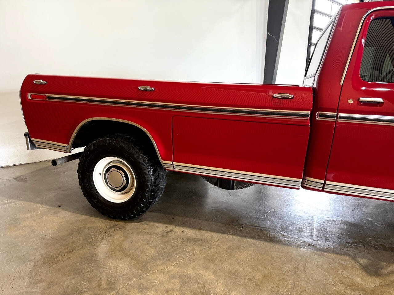 Ford-F-350-1979-Pickup-Truck-13