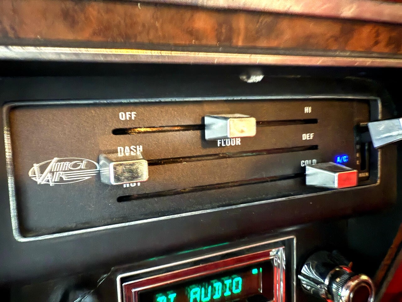 Ford-F-350-1979-Pickup-Truck-32