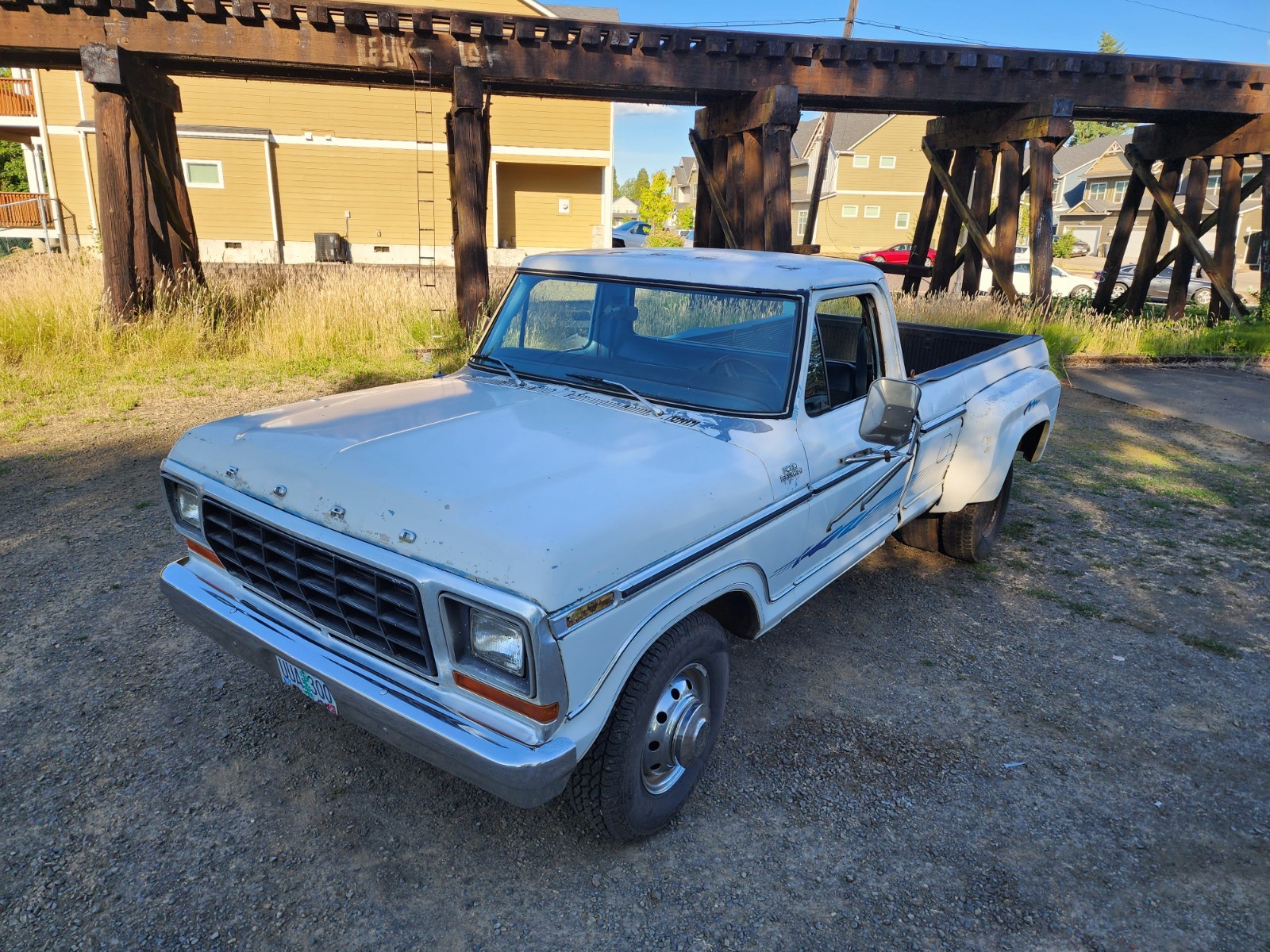 Ford-F-350-1979-Pickup-Truck-4