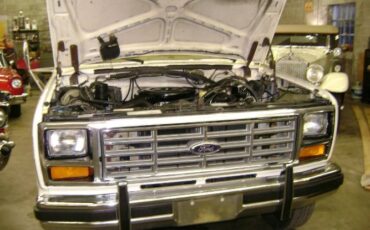 Ford-F-350-1985-White-8