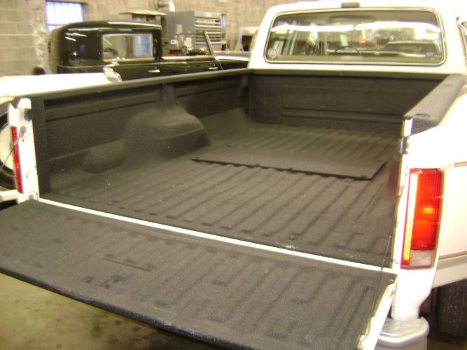 Ford-F-350-1985-White-9