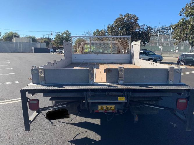 Ford-F-350-1986-White-2