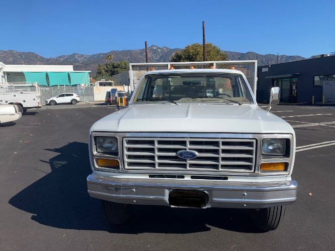 Ford-F-350-1986-White-3