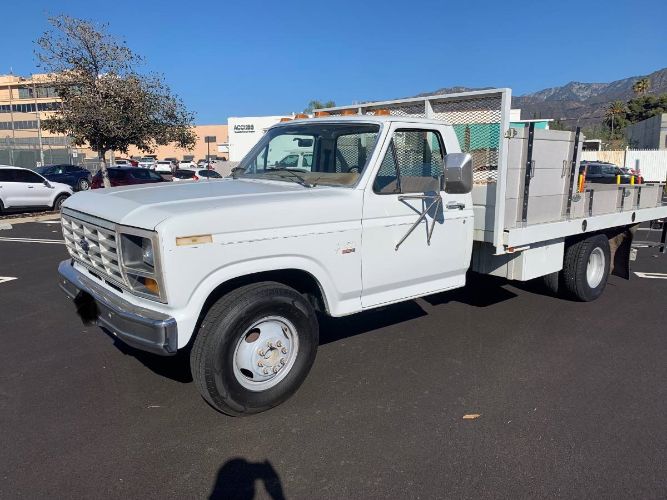 Ford-F-350-1986-White-6