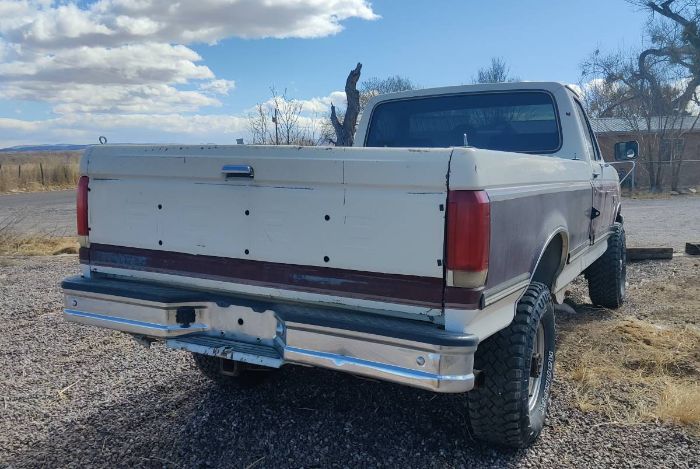 Ford-F-350-1988-Custom-3