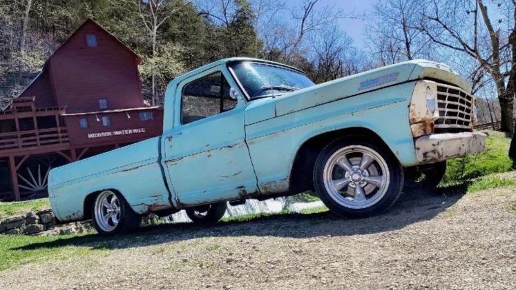 Ford-F100-1967-Standard-Cab-Pickup