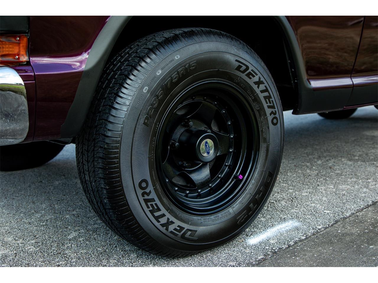 Ford-F100-1970-BLACK-CHERRY-PEARL-BURGUNDY-amp-SILVER-31