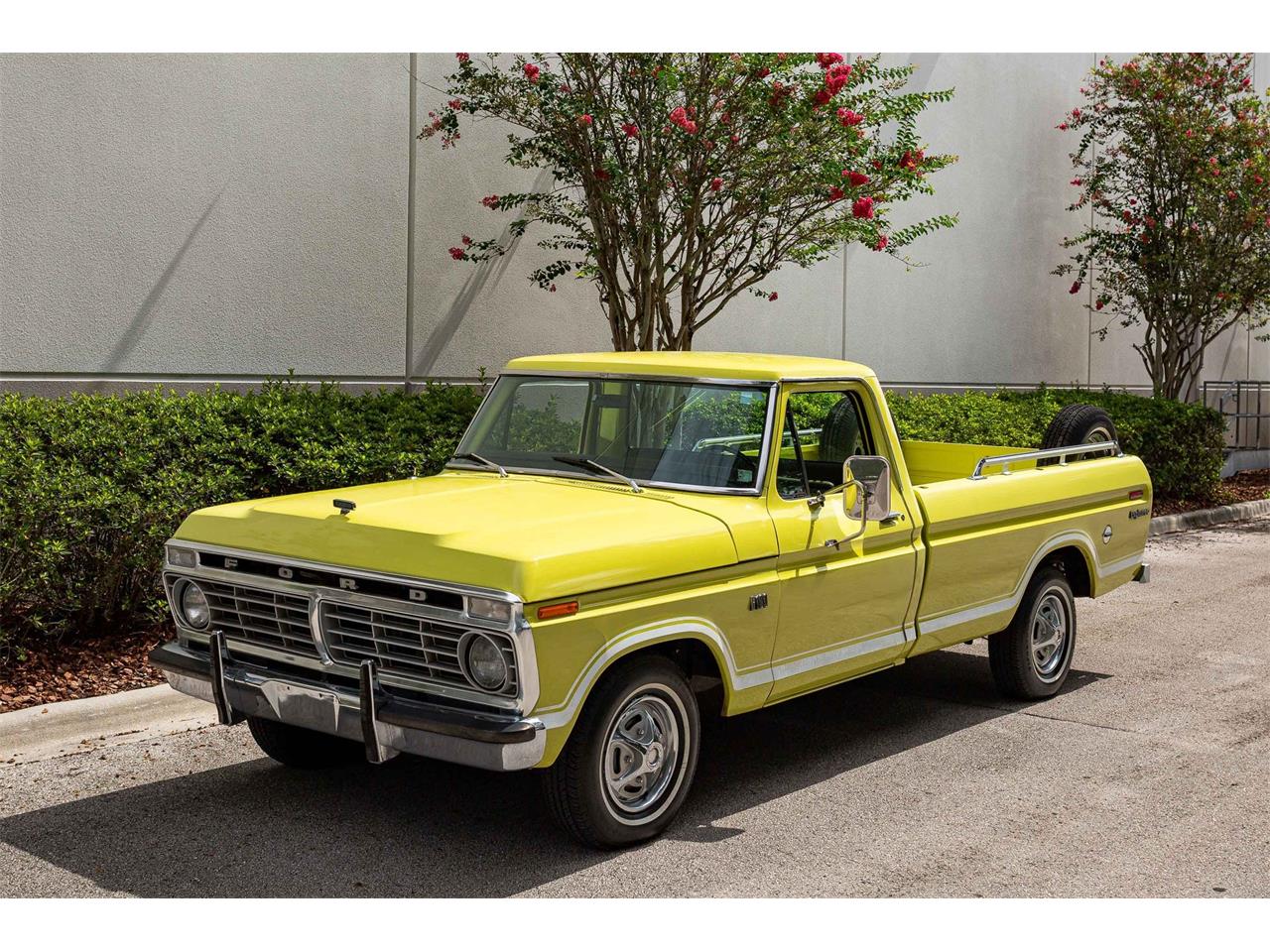 Ford-F100-1973-Lime-yellow-Yellow-black-4