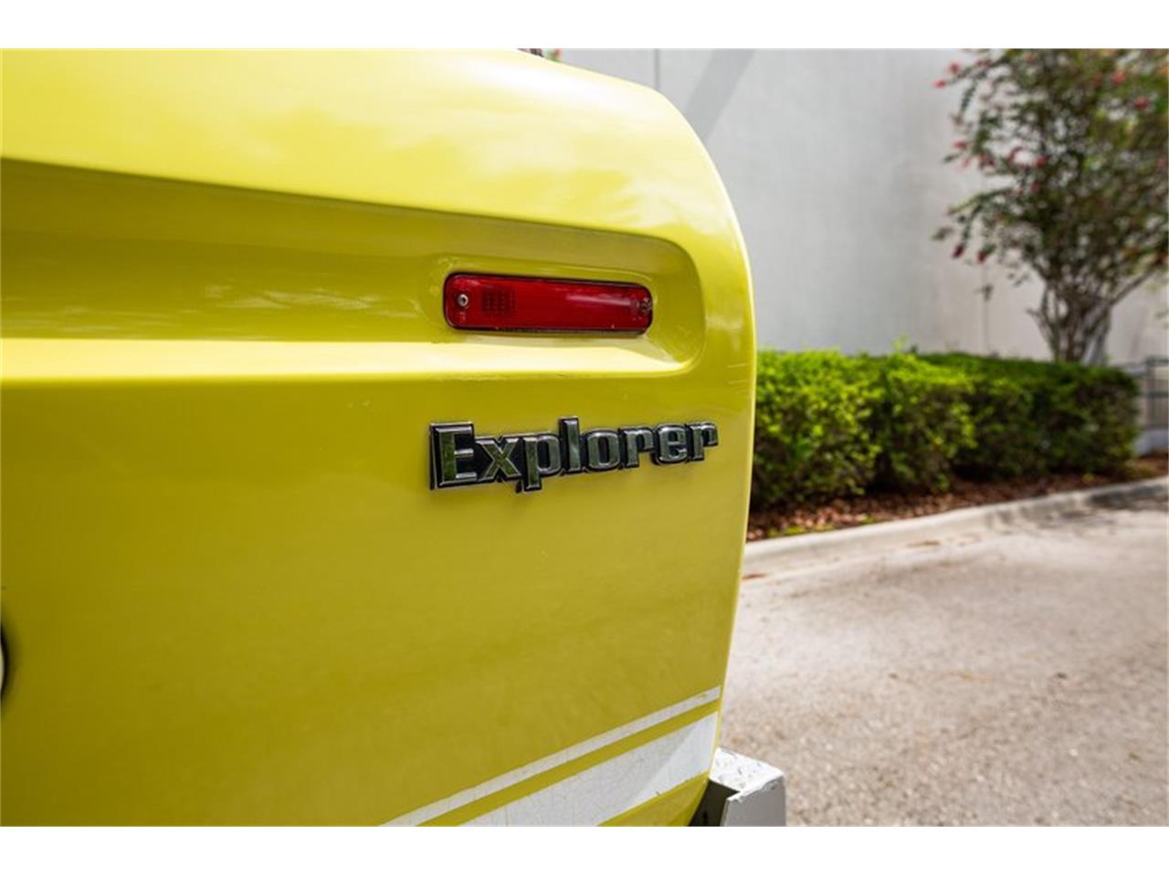 Ford-F100-1973-Lime-yellow-Yellow-black-9
