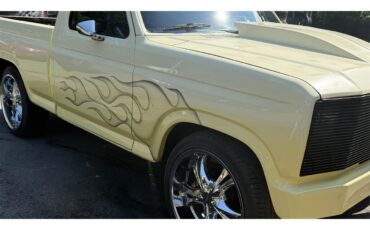 Ford-F100-1981-Yellow-Black-1