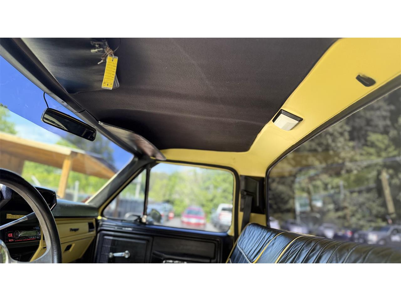 Ford-F100-1981-Yellow-Black-6