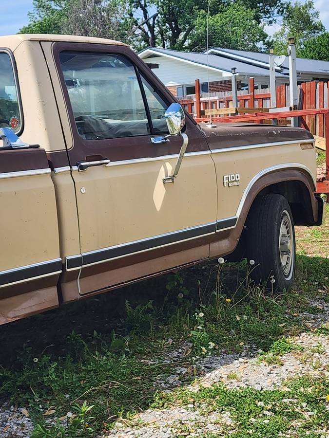 Ford-F100-1983-brown-1