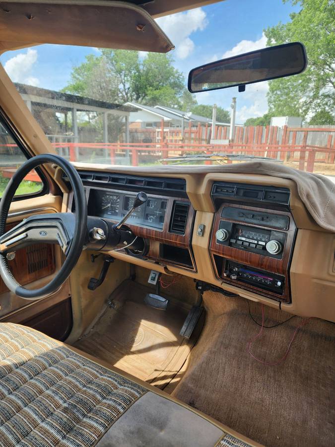 Ford-F100-1983-brown-11