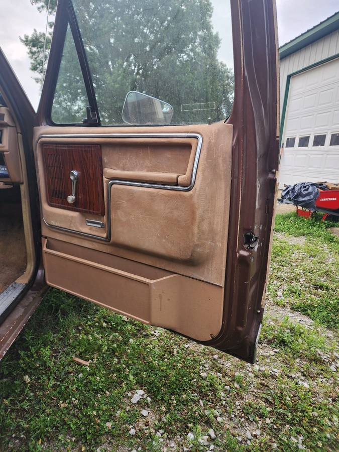 Ford-F100-1983-brown-13