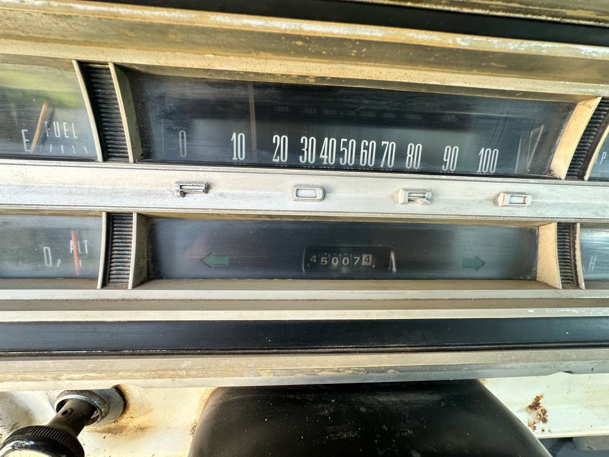 Ford-F100-custom-1968-grey-6